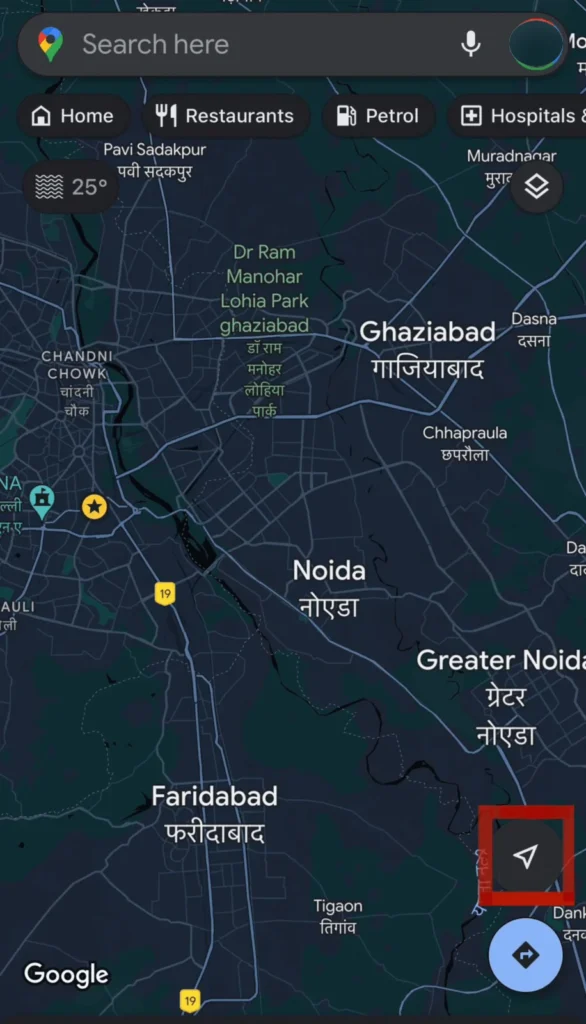 Arrow button on google map showing finding your gps location