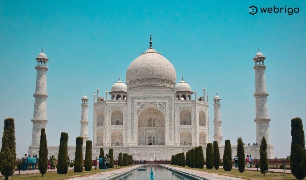 Taj Mahal with 282001 PIN Code